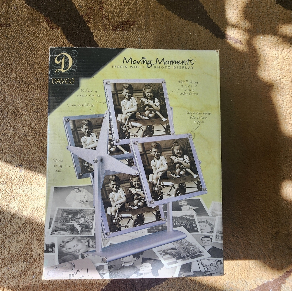 Moving Moments Ferris Wheel Photo Display - Black and White